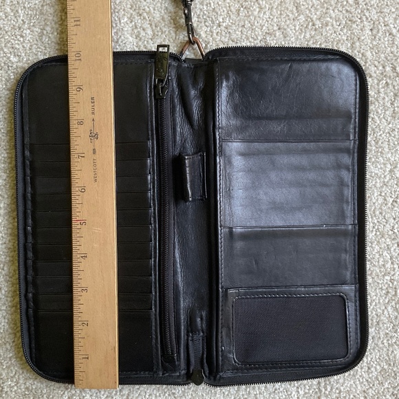 Scully Passport Wallet Black - Picture 10 of 14